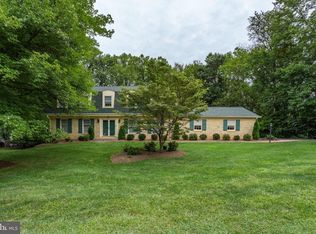 10204 Old Hunt Rd, Vienna, VA 22181