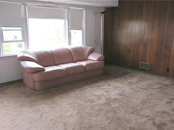 3rd image of 138 Saint Marks Ave
