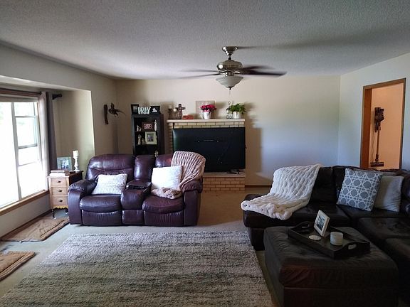 2nd image of 1031 Lakeview St