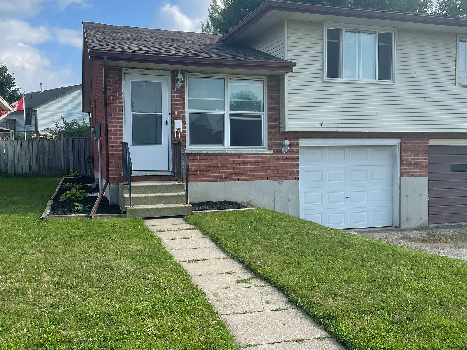 3 bed, $2,300 — Photo 1