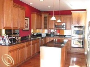 7224 Berry Fld, West Bloomfield, MI 48322