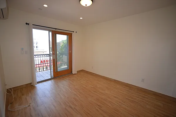 Rented by Voro, LLC | media 3