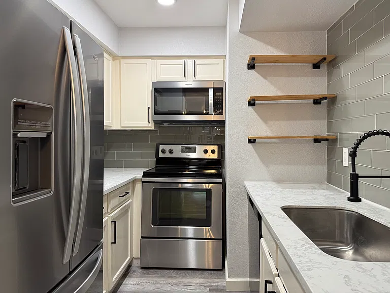 6466 E Lovers Ln #911 — Photo 5