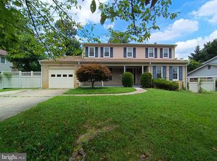 8835 Tuckerman Ln, Potomac, MD 20854