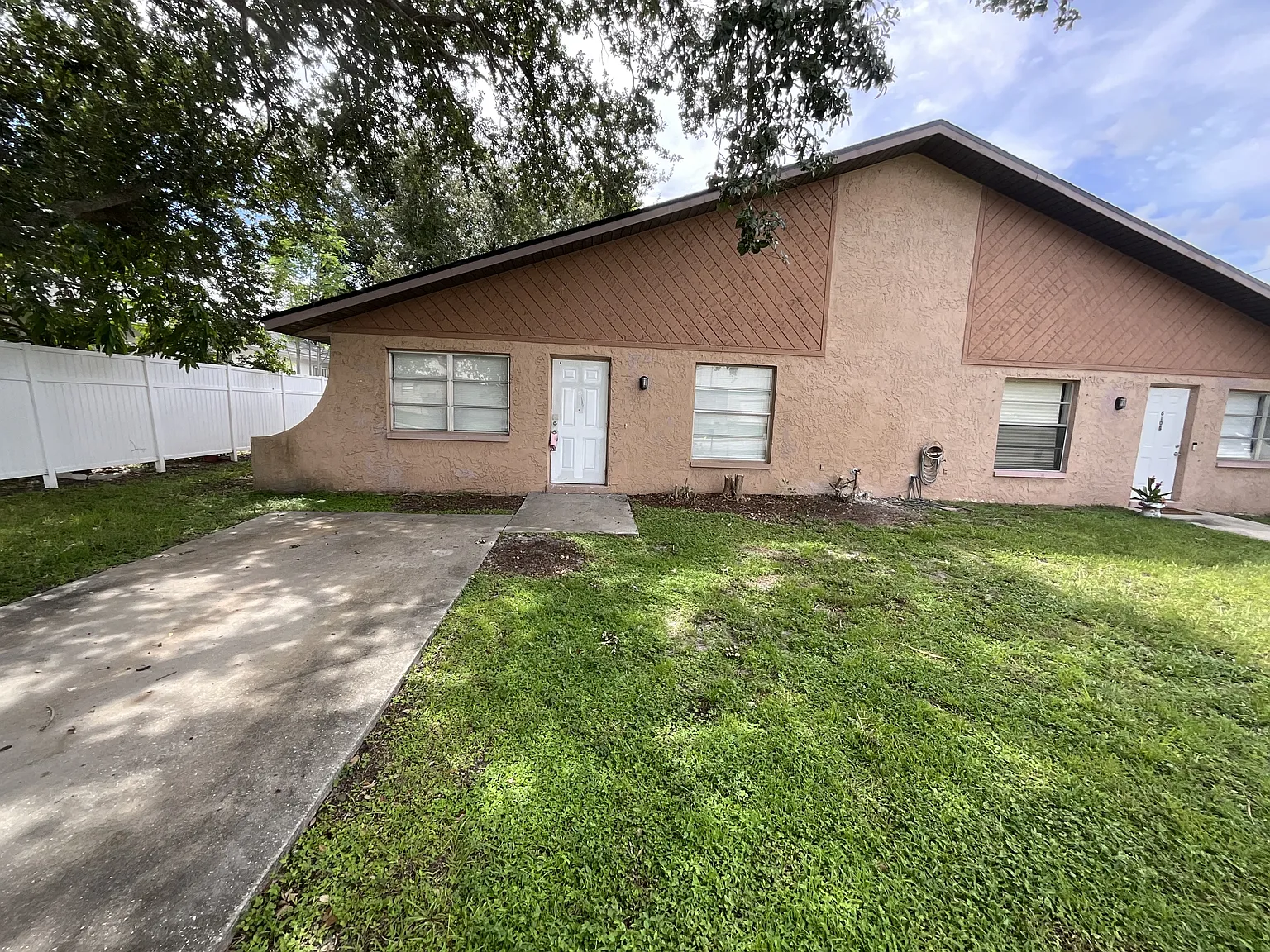 610 Southeast 13th Court A - 1 — Photo 1