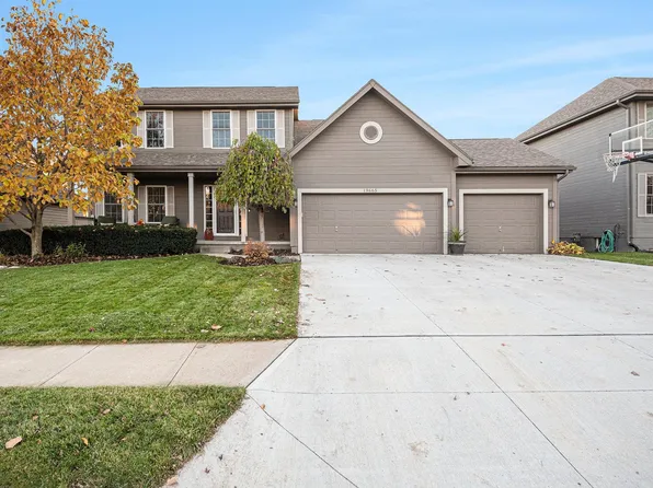 19665 Woolworth Ave, Omaha, NE 68130