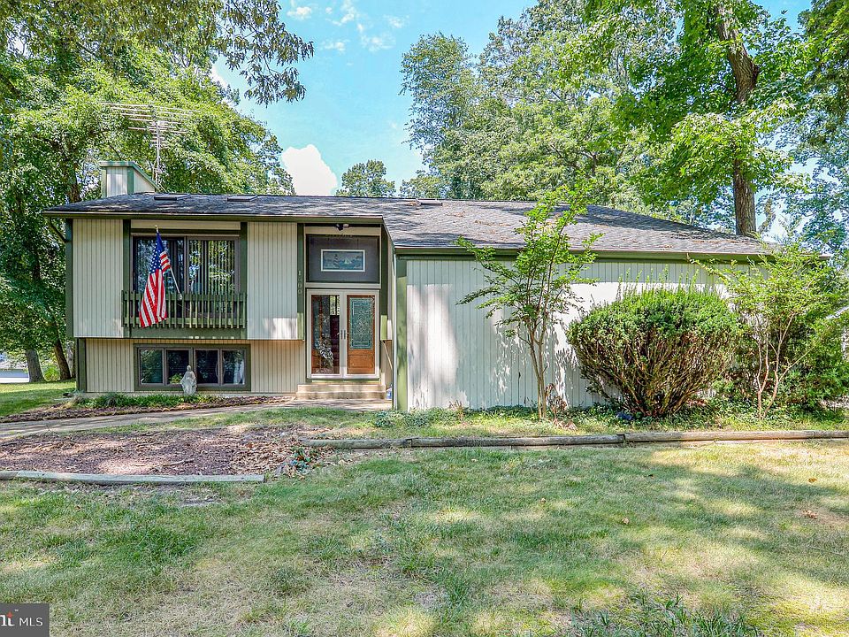 1st image of 1600 Coralie Ct