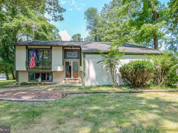 1600 Coralie Ct, Pasadena, MD 21122