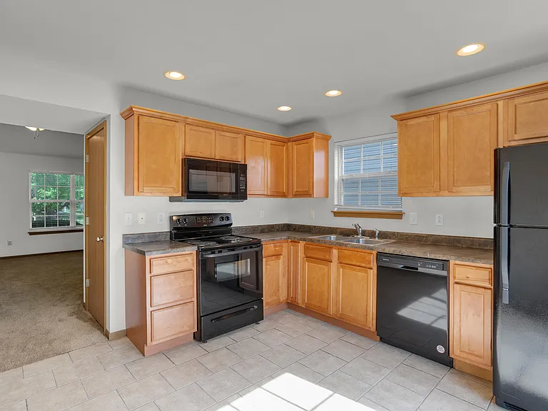 601 Glenstone Dr — Photo 13
