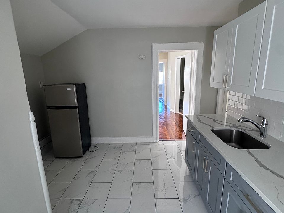 1st image of 101 Columbia Ave #3