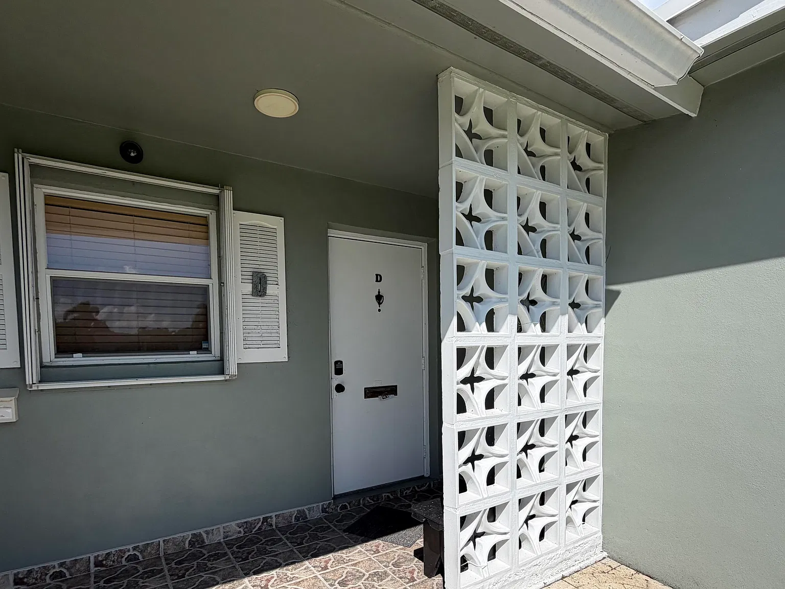 2 bed, 2.0 bath, 1175 sqft, $2,300 — Photo 2