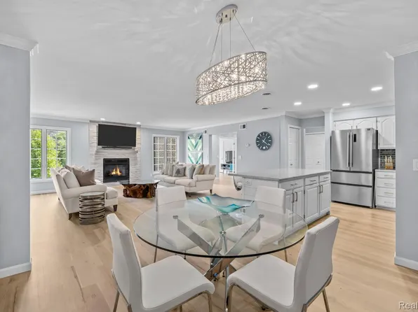 822 Deer Ct, Plymouth, MI 48170