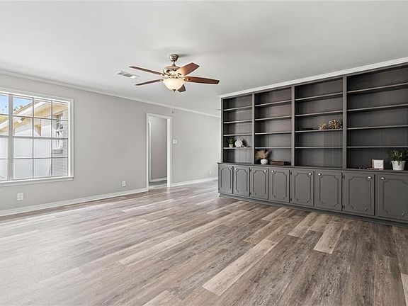 5th image of 732 Oak Field Dr