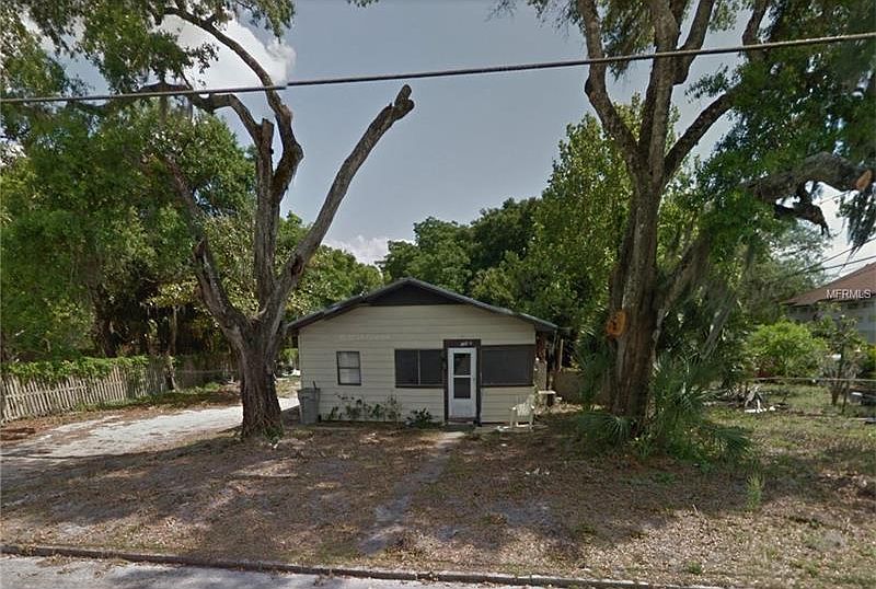 2nd image of 120 E Magnolia St