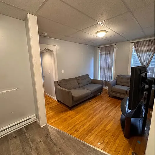 2 bed, 950 sqft, $1,800 — Photo 2