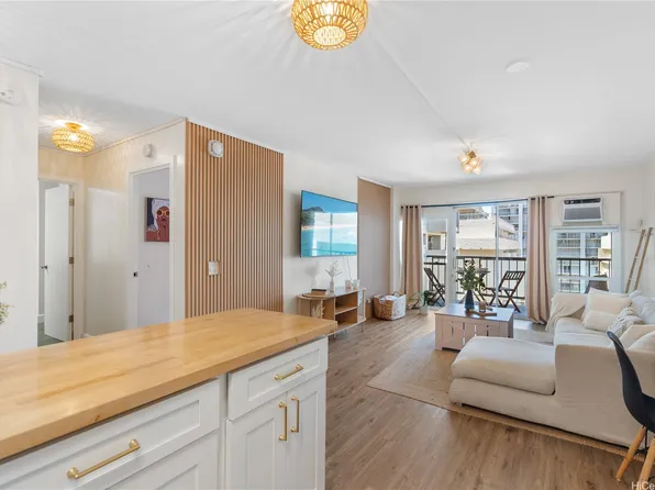 2465 Kuhio Ave #1204, Honolulu, HI 96815