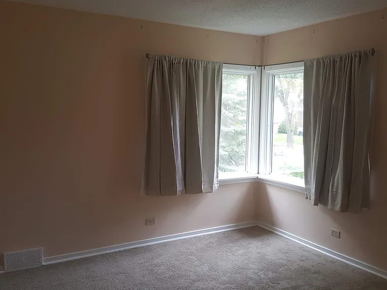 1302 Elliott St — Photo 16
