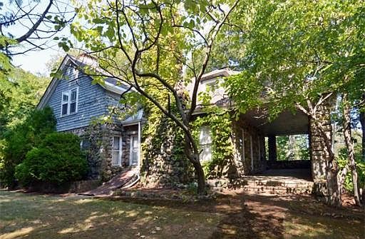 3rd image of 91 Dartmouth St