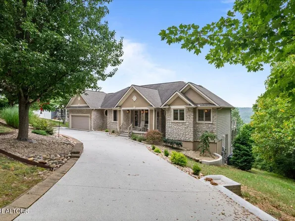 124 Smokeys Point, La Follette, TN 37766