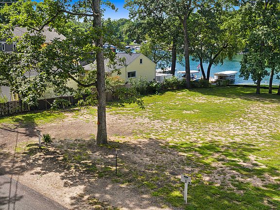 3rd image of 145 E Gull Lake Dr