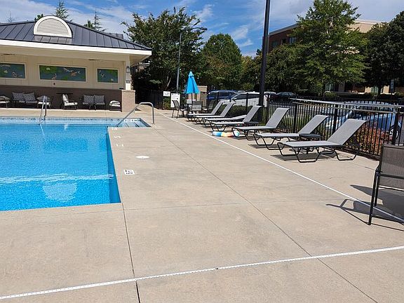 4th image of 375 Avett Dr #1