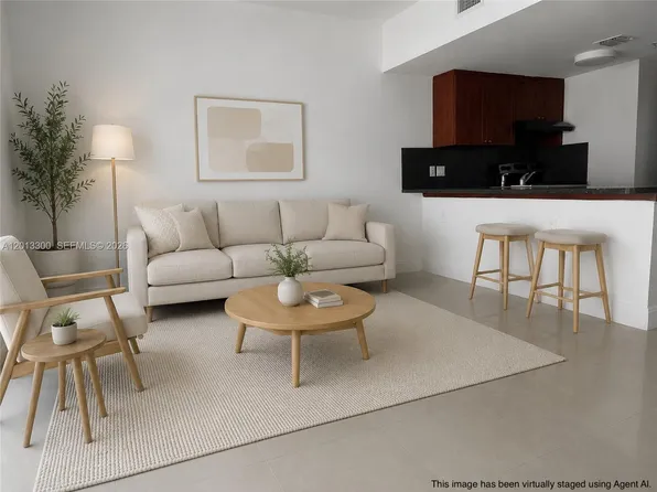 1020 SW 4th St APT 102, Miami, FL 33130