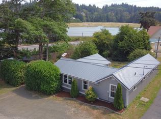 93652 Shoshone Ln, Coos Bay, OR 97420