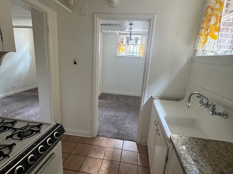 931 N Emerson St #9 — Photo 14