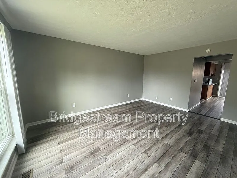 Building Photo - 969 Taylorsview Dr