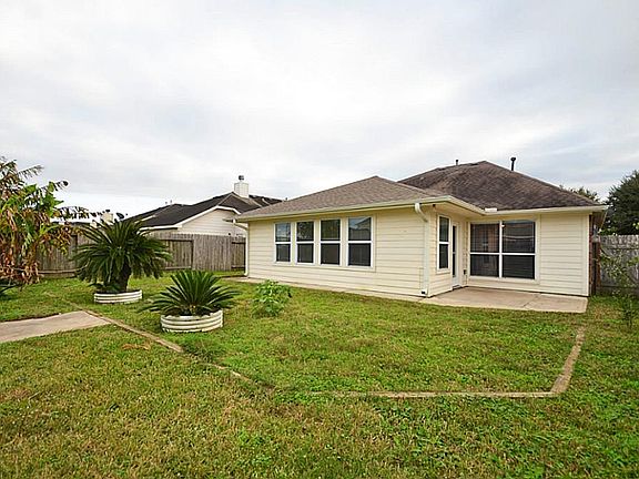 3rd image of 25906 Chapman Falls Dr