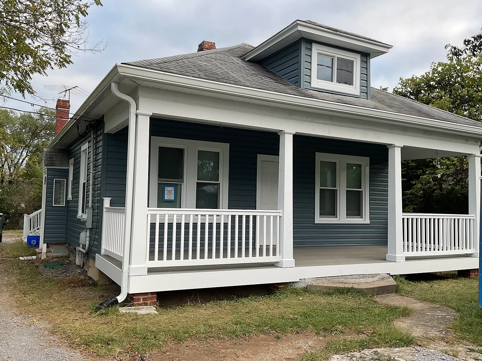 3 bed, 907 sqft, $1,800 — Photo 1