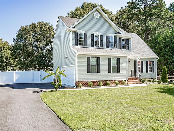 3rd image of 7048 Evergreen Ln