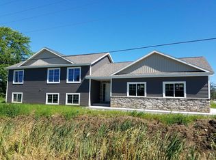 9 13th Ave NW, Kasson, MN 55944