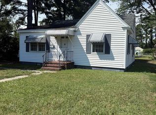 23 Johnson St, Onancock, VA 23417