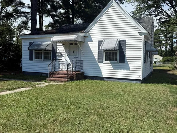 23 Johnson St, Onancock, VA 23417