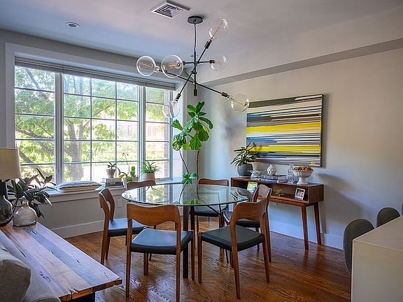 5th image of 370 Gates Ave #2