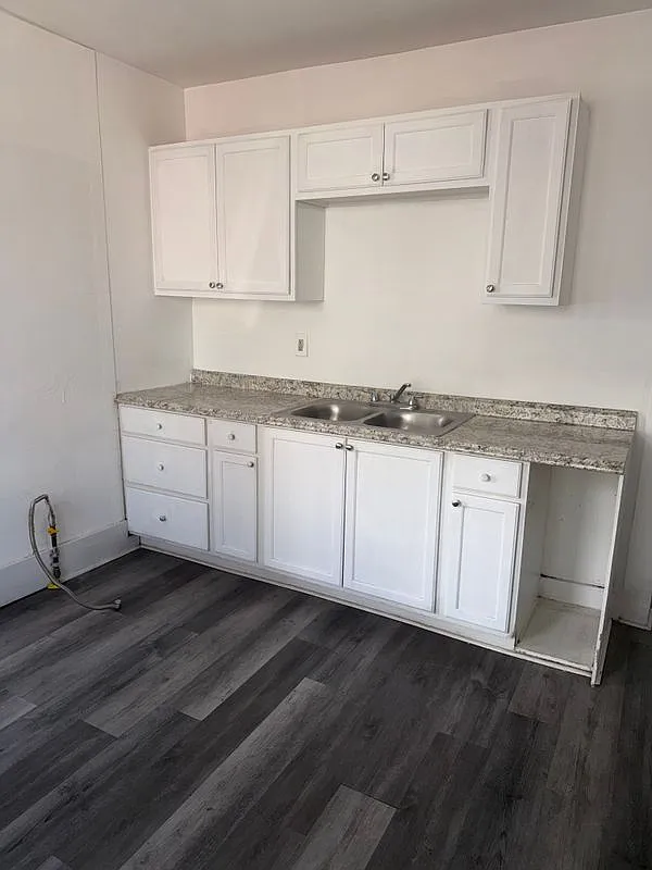 2 bed, 1.0 bath, 1056 sqft, $1,000 — Photo 4
