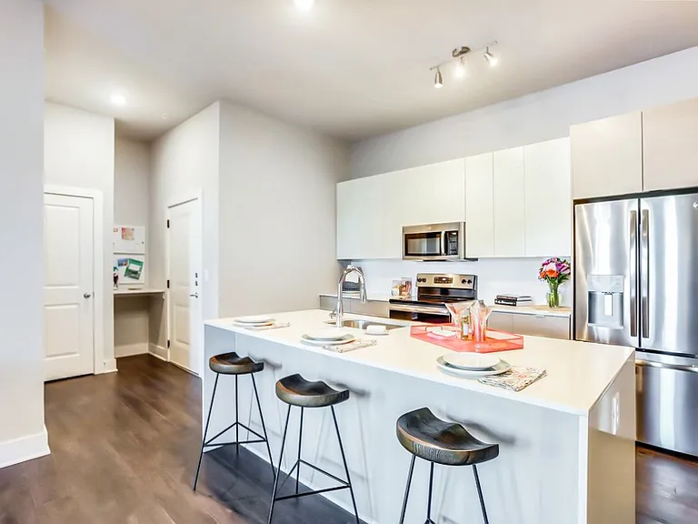 17 South Apartments — Photo 2