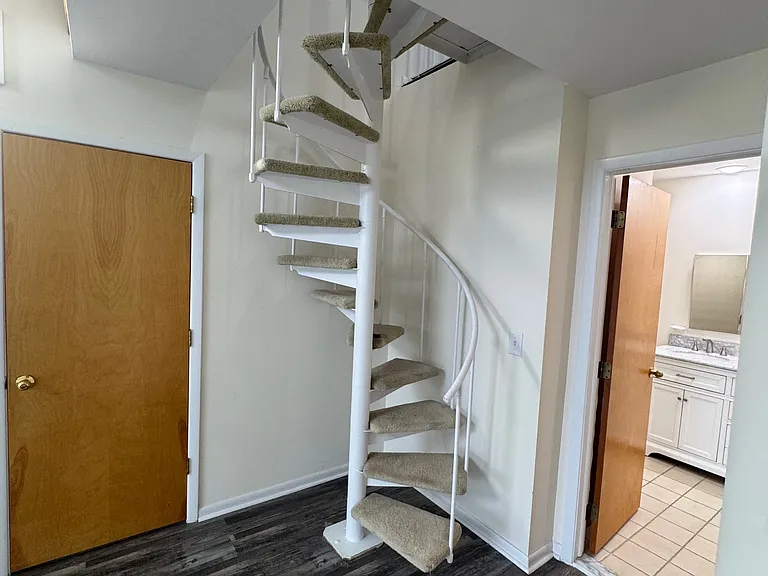53 Dunbar Ave #3 — Photo 16