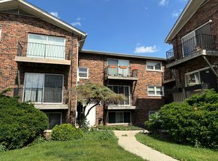 4545 Prescott Ave APT 206, Lyons, IL 60534