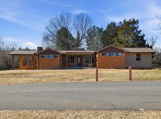 220 Phyllis Dr, Bean Station, TN 37708