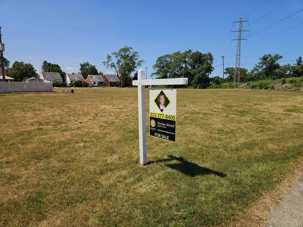 7041 Orchard Ave, Dearborn, MI 48126