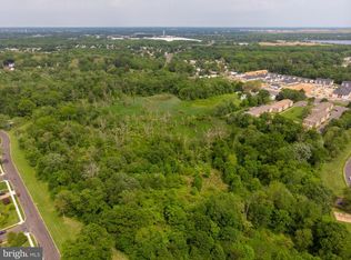 9175 New Falls Rd, Fallsington, PA 19054