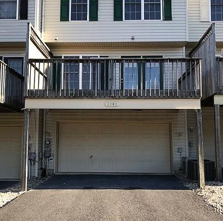 2nd image of 1141 Lindsay Ln
