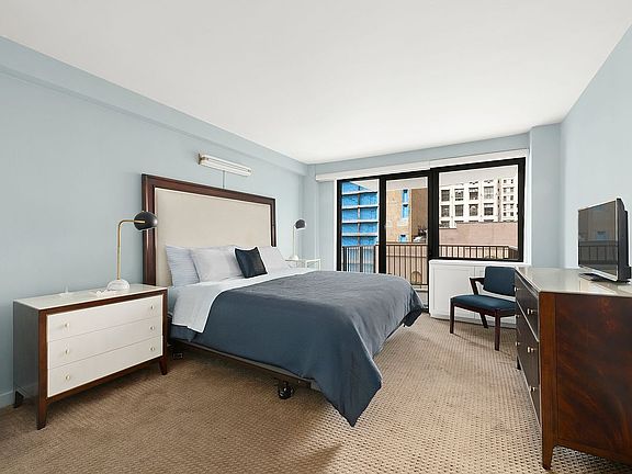 5th image of 10 W 66th St APT 7C