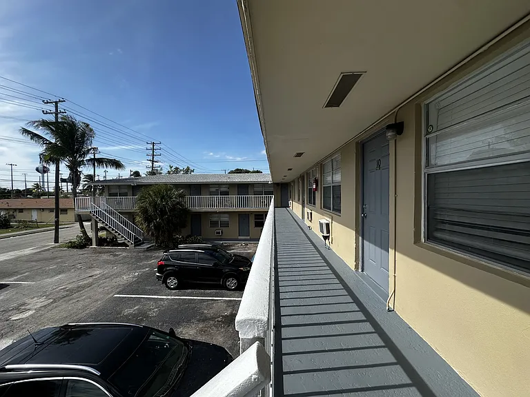 225 S B St #3 — Photo 12