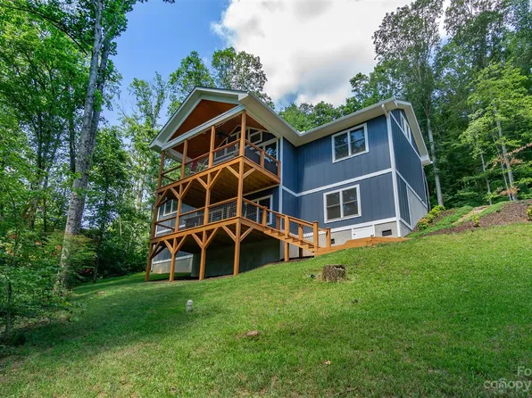 408 Georgia June Ln, Swannanoa, NC 28778