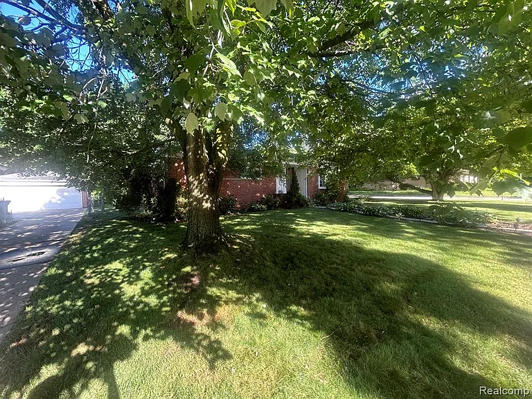 760 S Evergreen St — Photo 3
