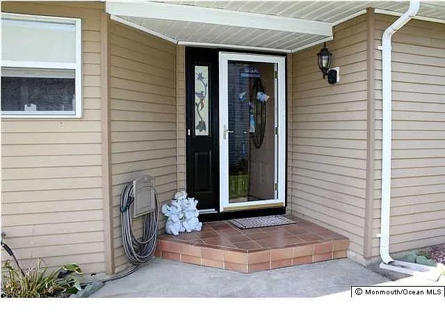 24 Oakengates Dr photo 1