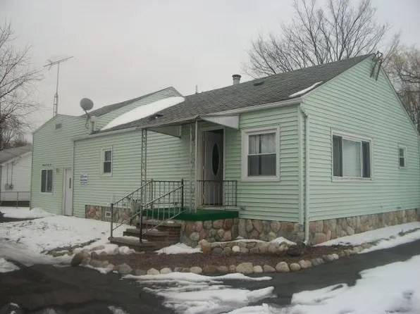 7449 N Bray Rd, Mount Morris, MI 48458